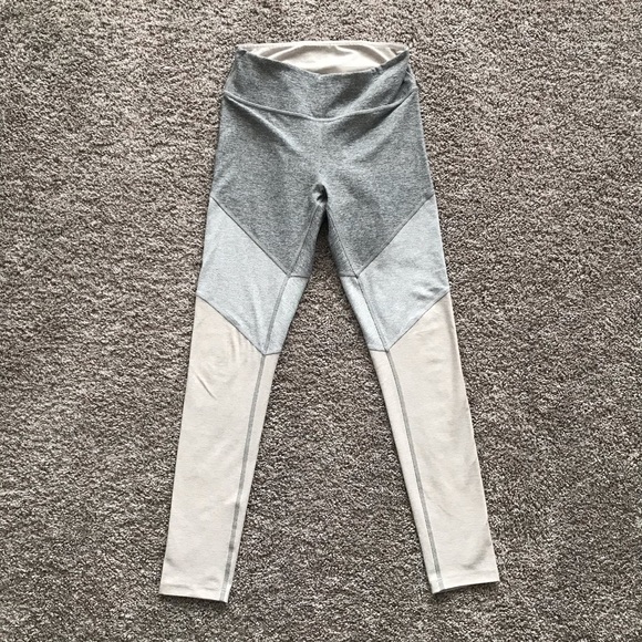 Outdoor Voices 7/8 Spring Legging - Picture 4 of 6